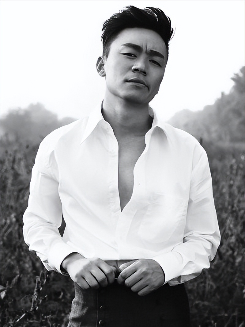 Wang Baoqiang's new work "In the Octagonal Cage" justified the "Enbo ...
