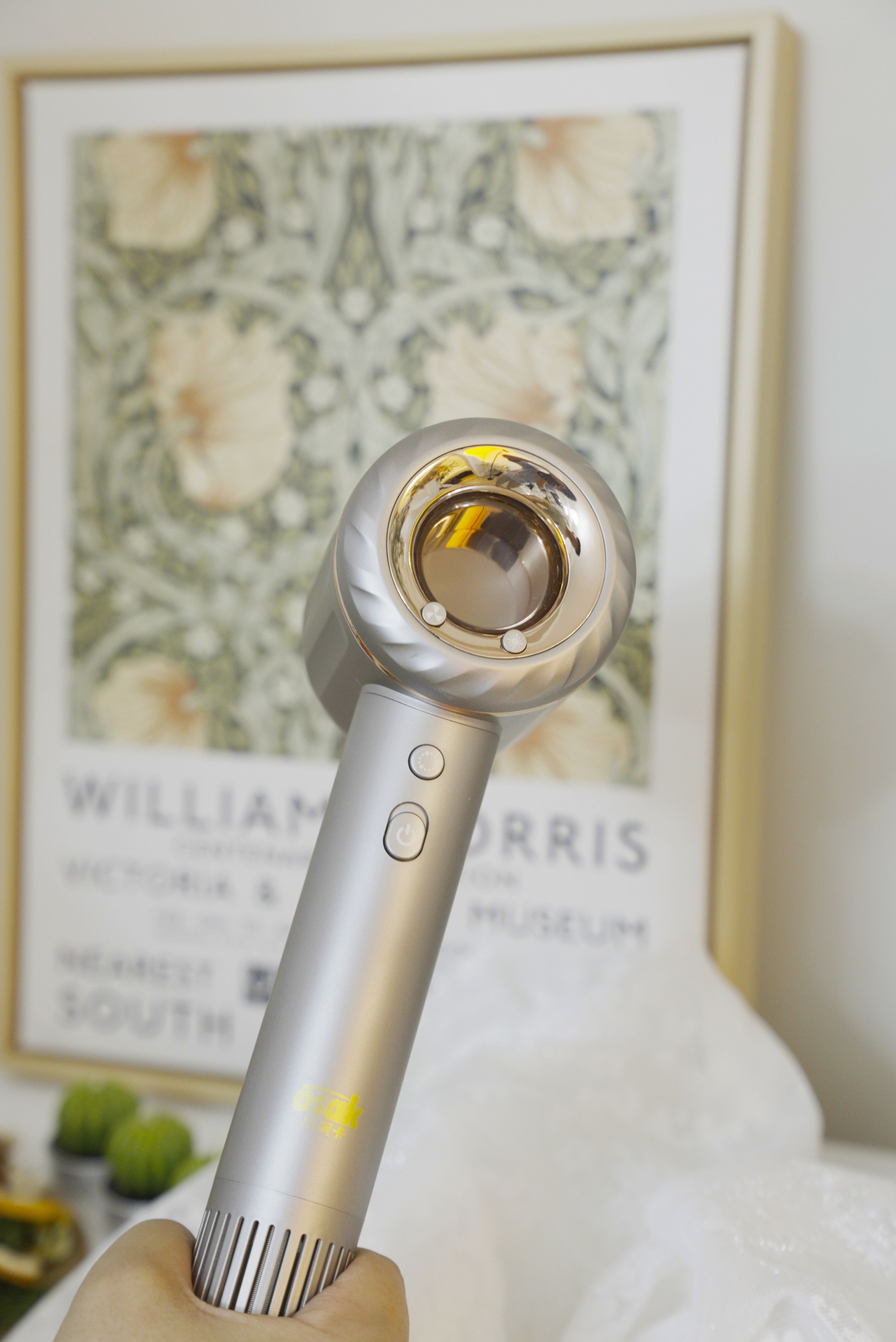 Have you got this gentle and nondamaging hair dryer? iNEWS