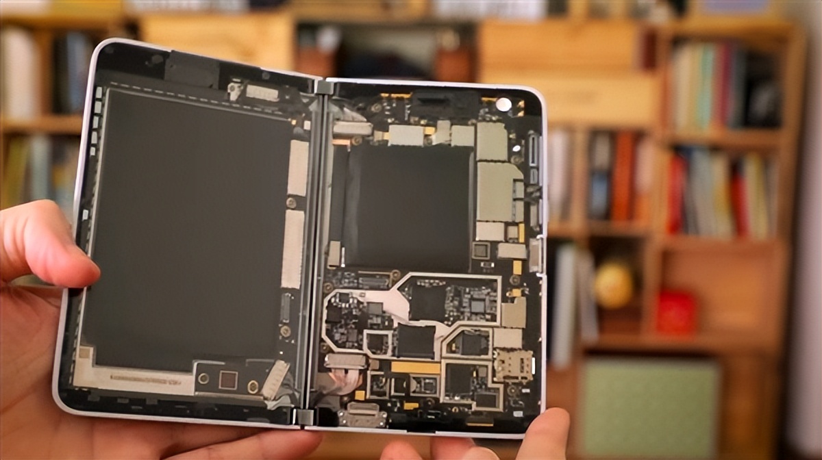 Internal design competition: how to choose between Apple and Android ...