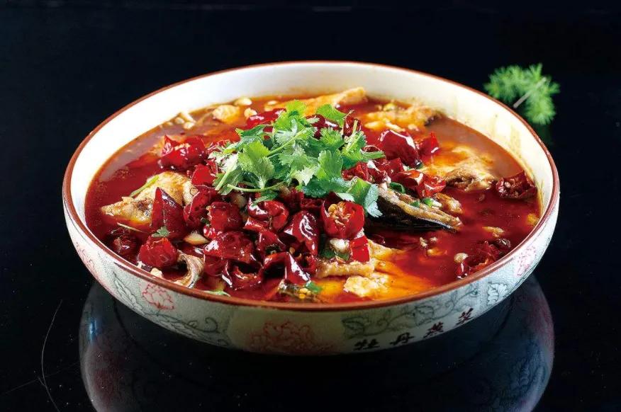 A plate of boiled fish, spicy and fragrant, love it - iNEWS
