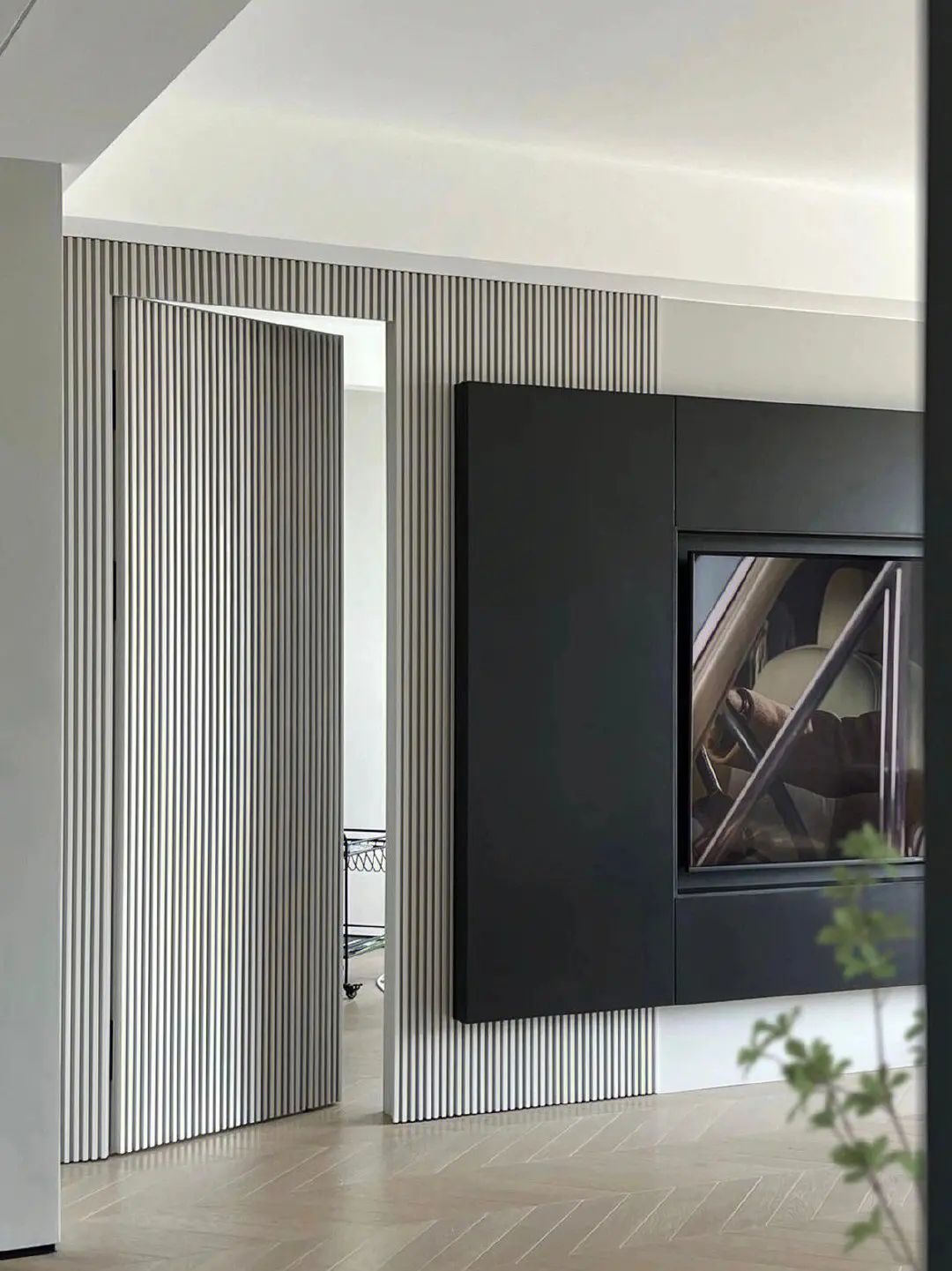 Invisible door TV background wall, make your living room more beautiful
