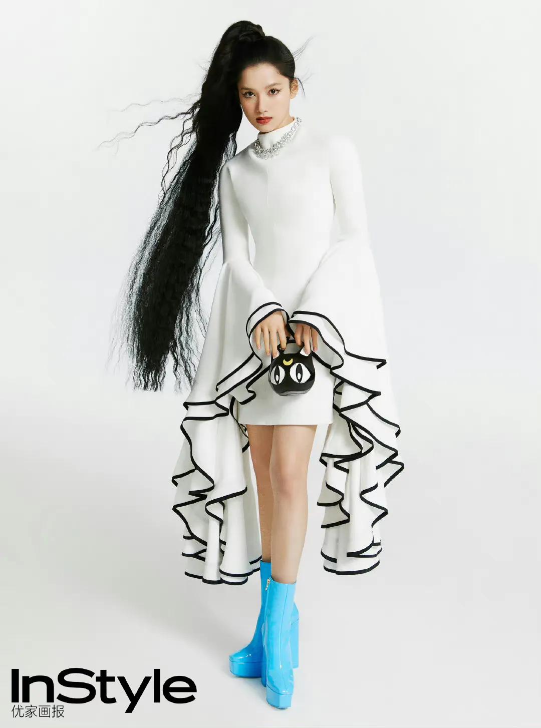 Post-95 Xiaohua Zhang Jingyi's latest magazine style is sensual and ...