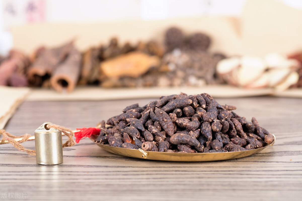 A Chinese patent medicine, pull out the stomach disease from the root, stomach cold, stomach