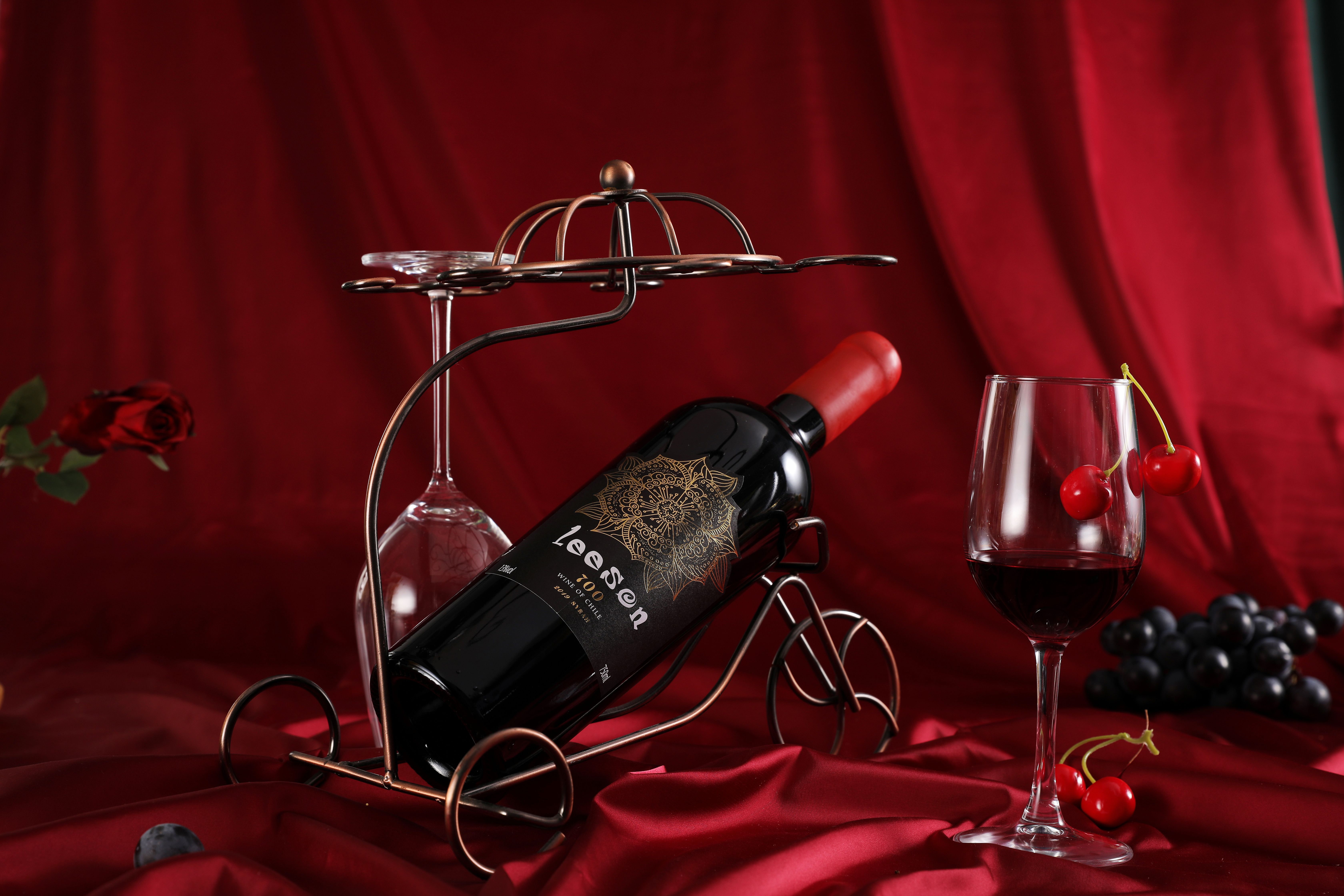 The temperature of drinking is important. Should red wine be chilled