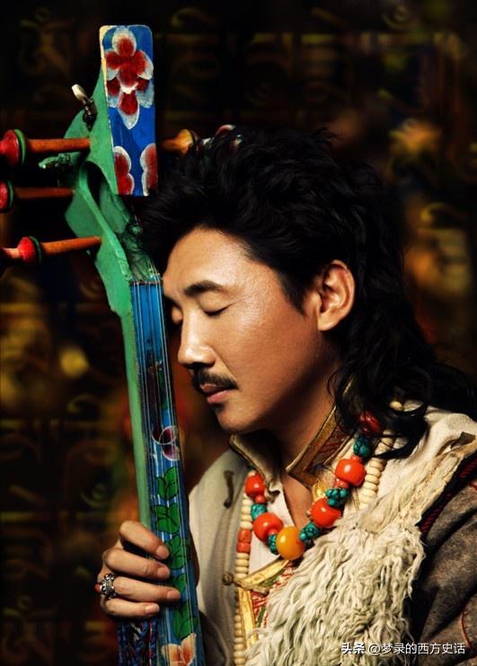 A Rong Singer Famous singer Rong Zhongerjia: