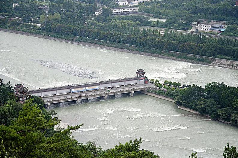 Listening to the water of the Minjiang River - iNEWS