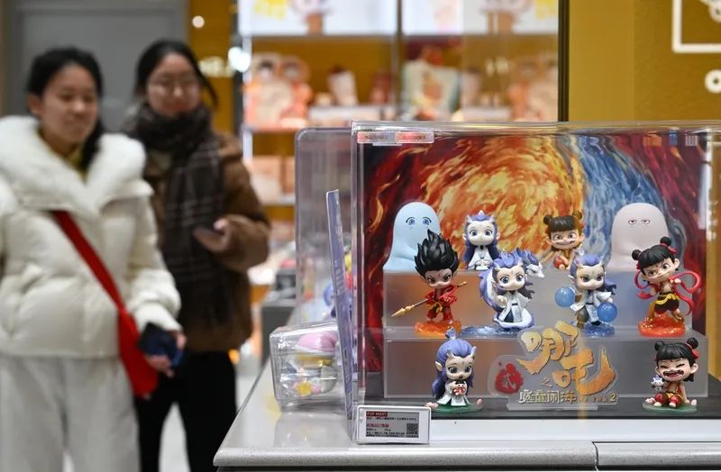 盲盒斷貨,一「吒」難求,電影周邊生意有多香? - 資訊咖