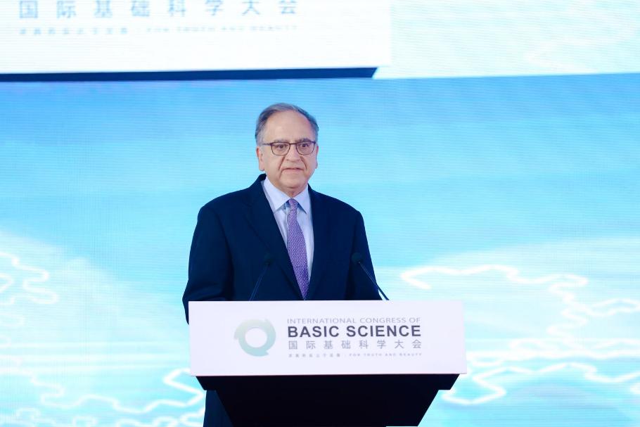 Zhang Chaoyang discusses the development of physics with top scientists ...